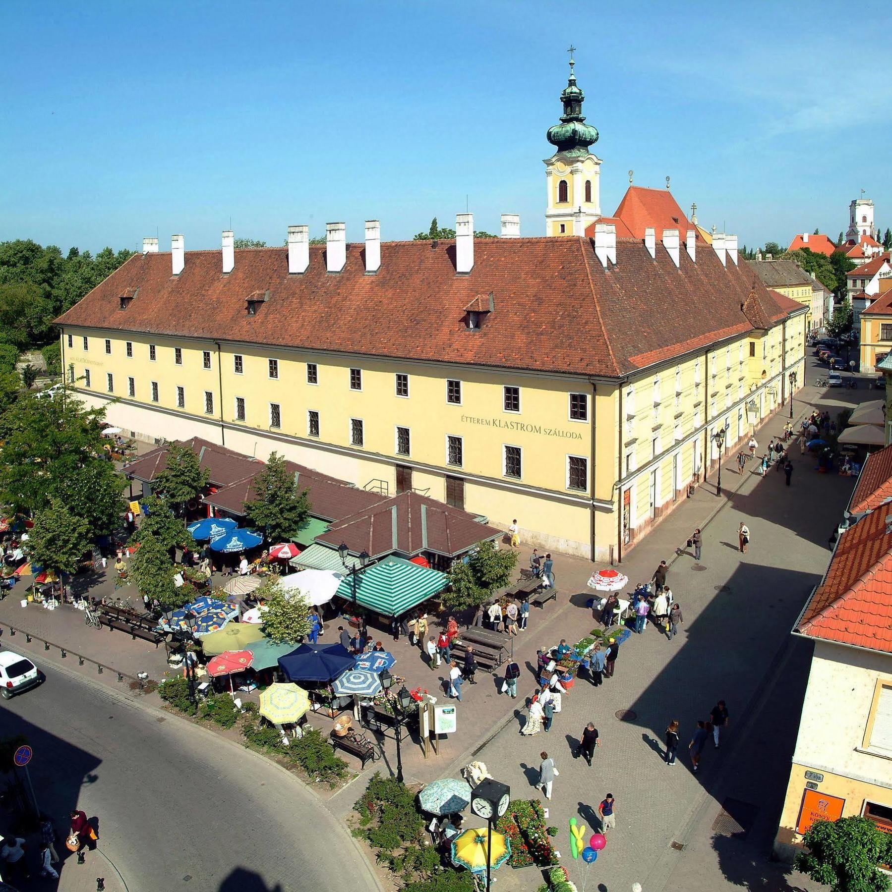 Hotel Klastrom Дьёр Экстерьер фото