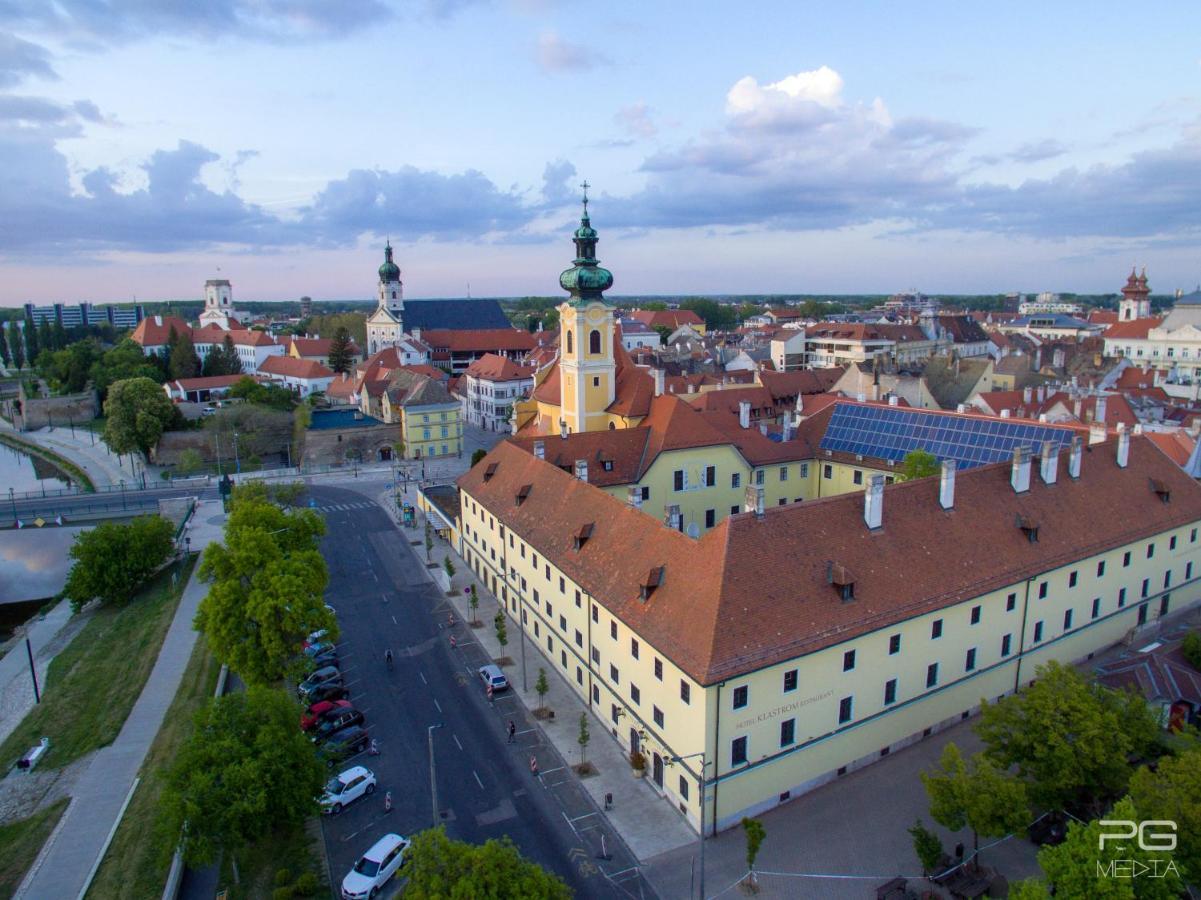 Hotel Klastrom Дьёр Экстерьер фото